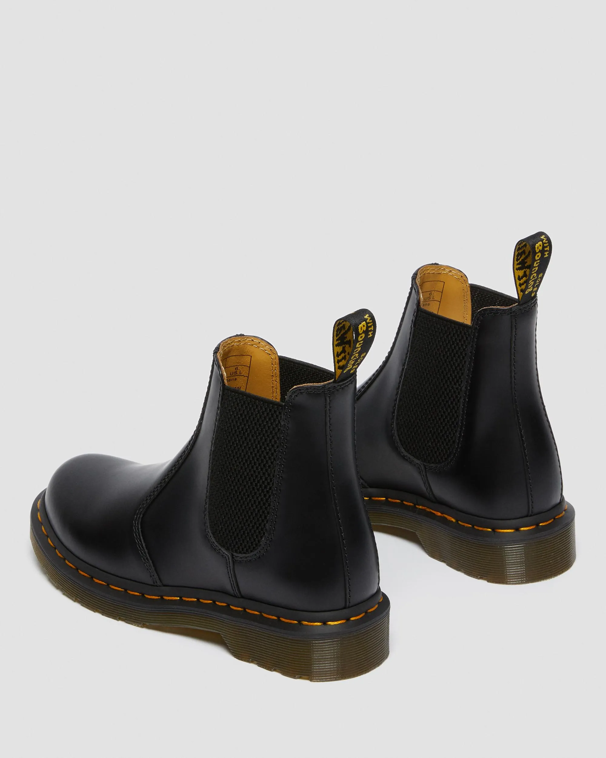 2976 Women's Chelsea boots made of smooth leather Dr. Martens