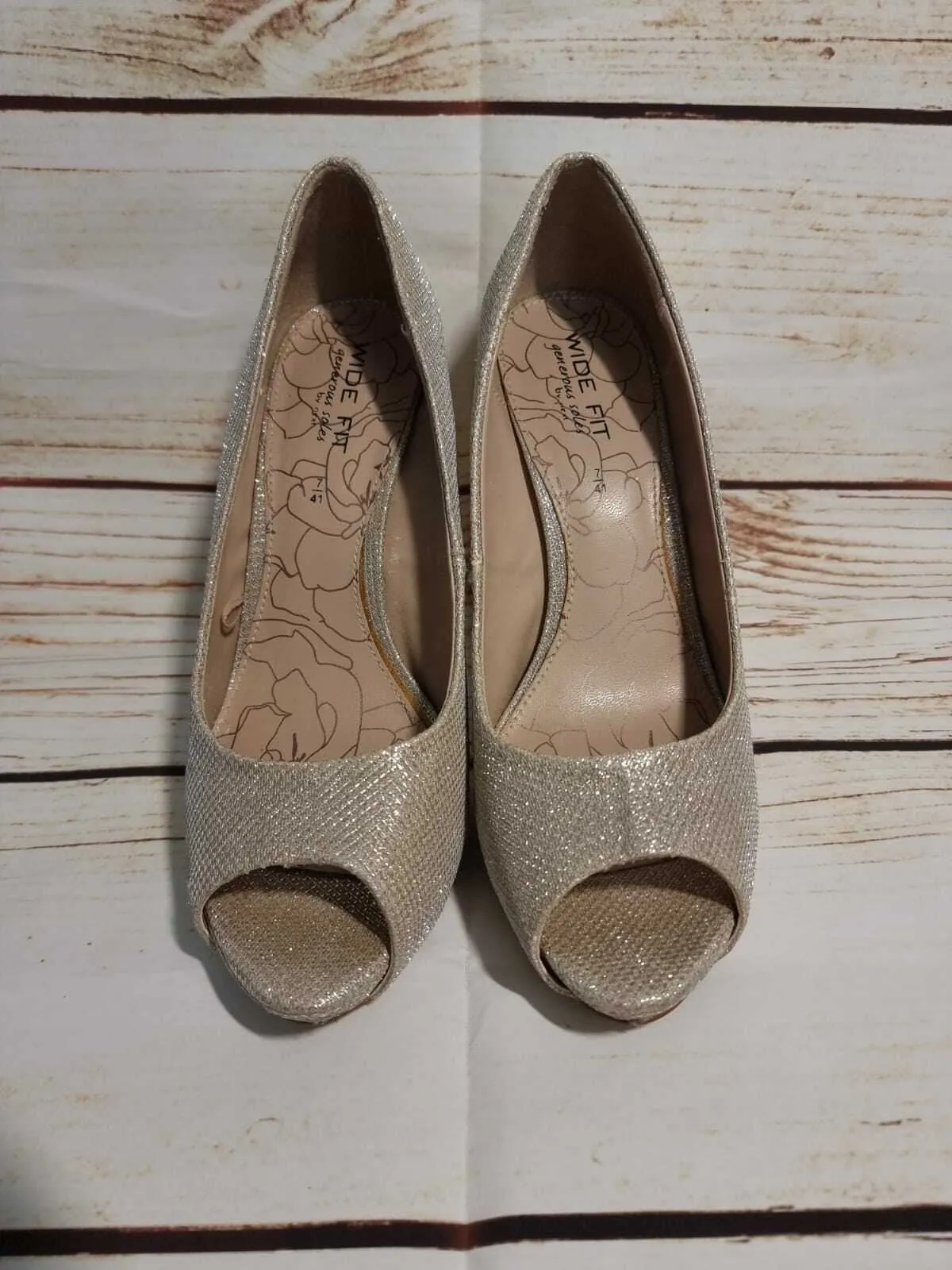 Next Pale Gold Glitter Wide Fit, Peep Toe, Platform Court Shoes Heels UK 7 EU 41